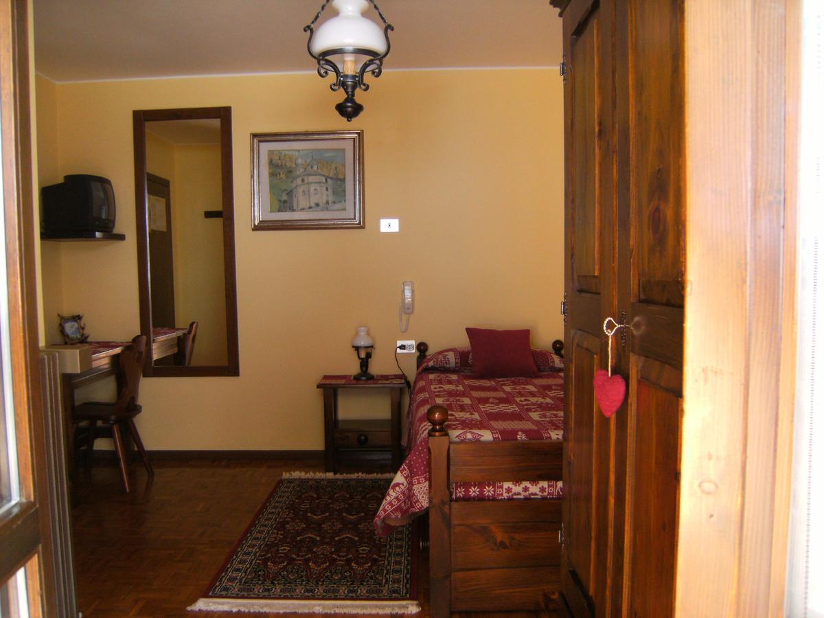 Hotel Garni Thurwieser - B&B Santa Caterina Valfurva Pokoj fotografie